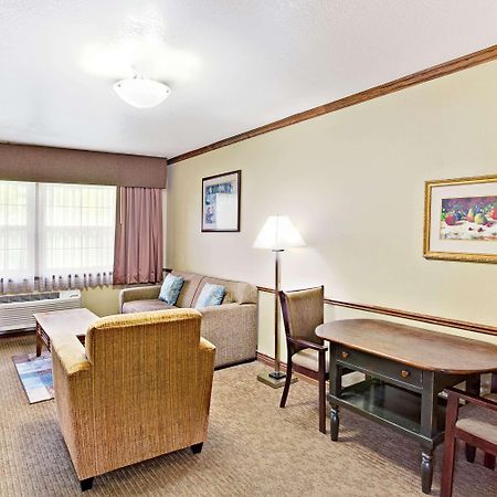 Baymont By Wyndham Provo River Exterior foto